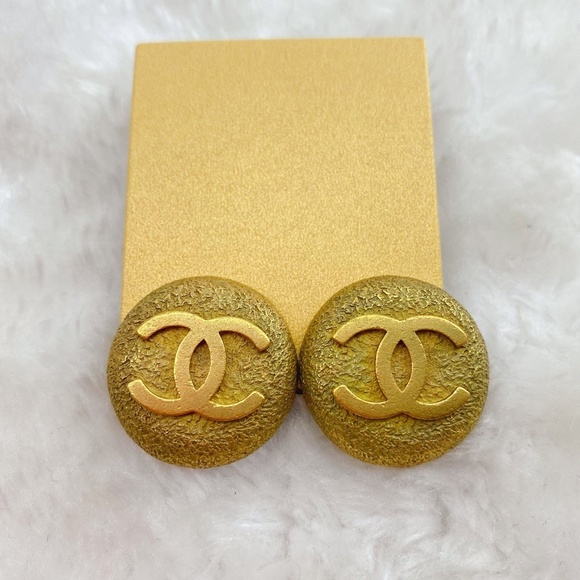 Chanel Vintage Double C Gold Earrings - Picture 6 of 11